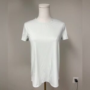 Athleta Sun lover UPF Tulip Flyaway Back T-shirt